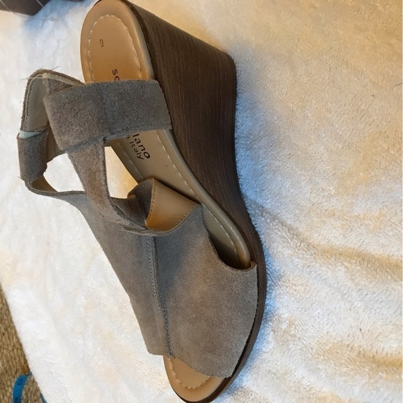 SOPHIA Milano suede wedge heel shoes  tan size 9. - Picture 6 of 7